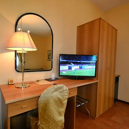 Hotel Residence מלון 3*